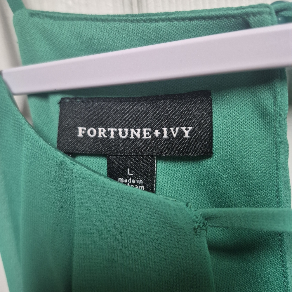 Chic Green Sleeveless Mini Dress - Picture 2 of 5